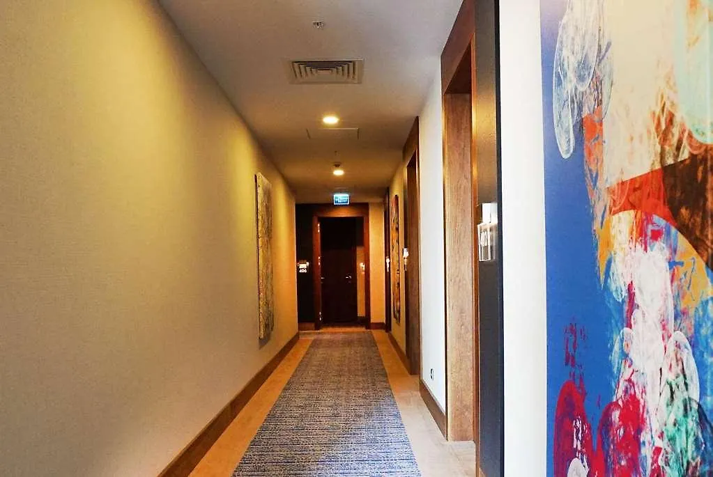 Tryp By Wyndham Istanbul Basin Ekspres Hotel 5*,